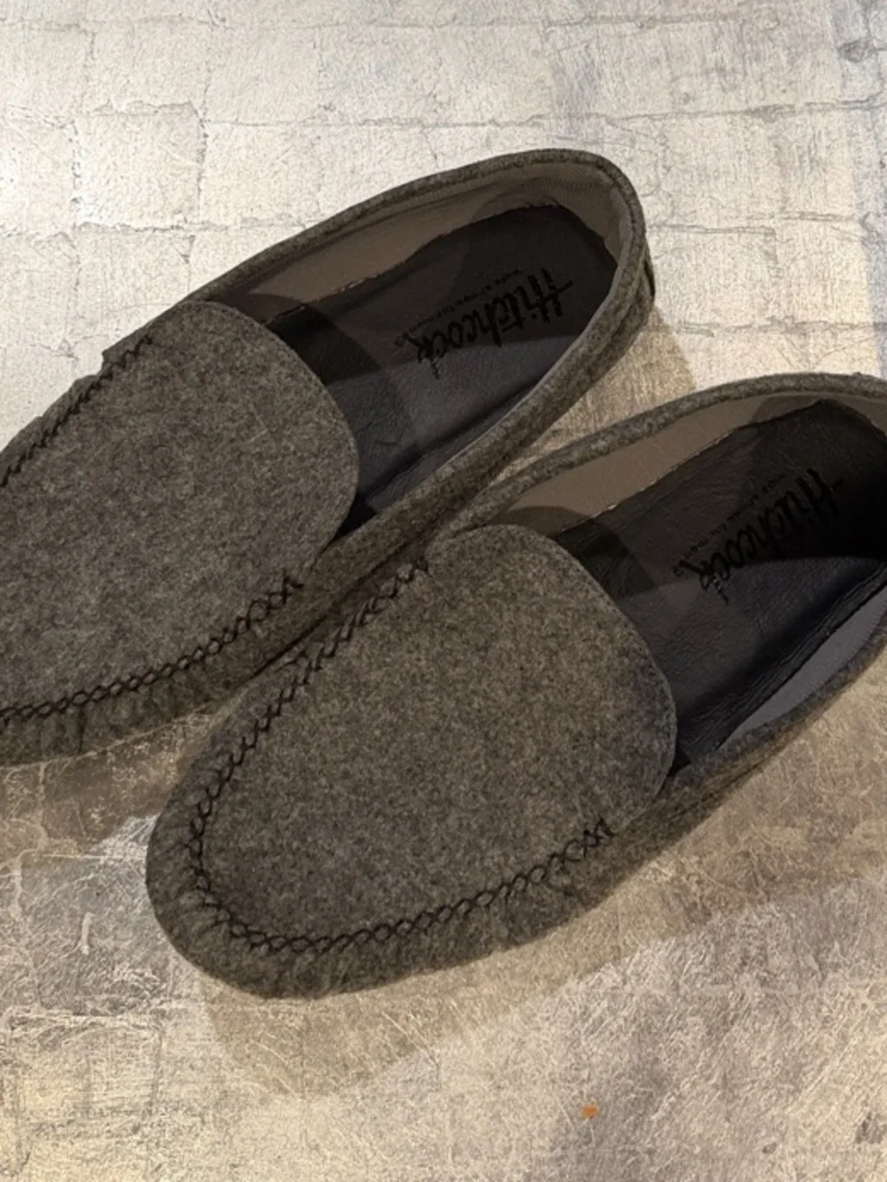 5E Extra-extra Wide feather light Hitchcock Moccasin Slippers